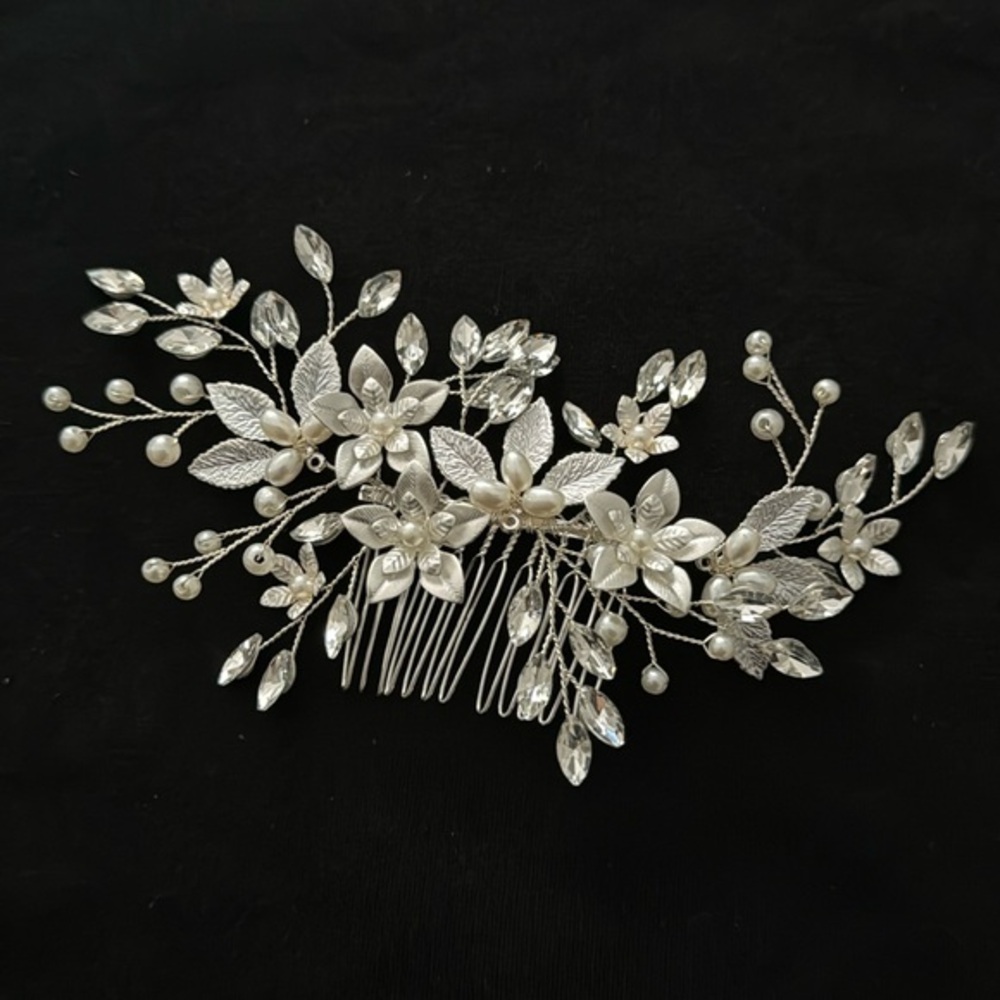 Silver Floral Pearl and Crystal Hair Comb - Elegant Wedding Hairpiece